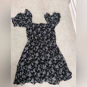 Flower black and white dress